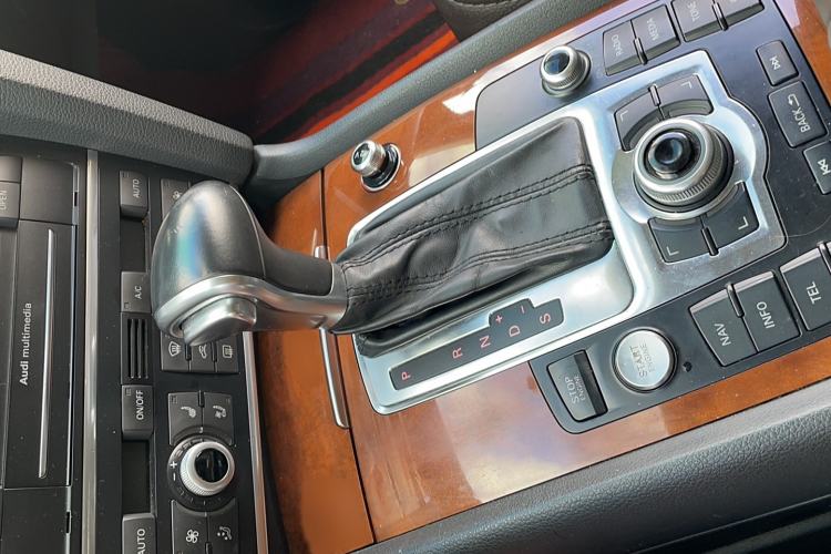 Used Audi Q7 2014 35 TFSI Sport Edition Gear Lever