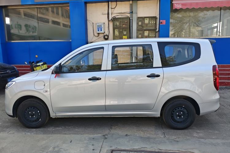 Used Wuling Hongguang New Energy 2024 All-Electric Model 300KM Practical Version