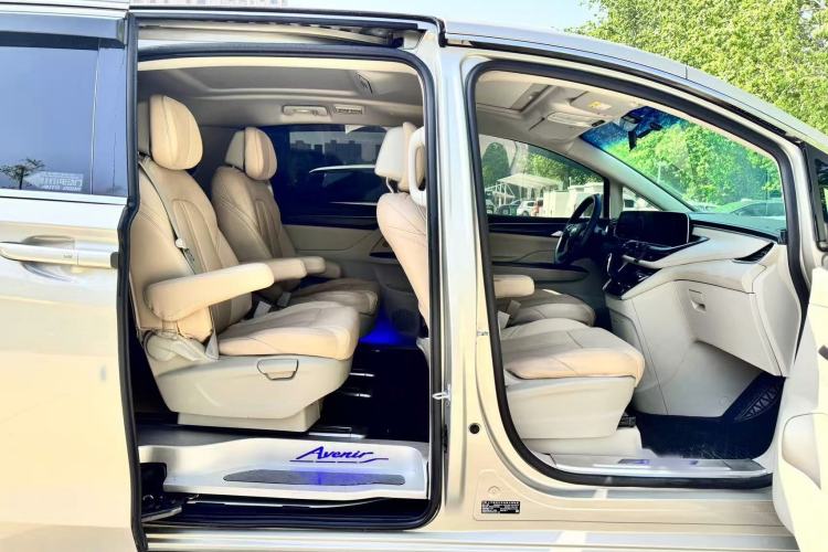 Used Buick GL8 2023 ES Lu Zun Comfort Model Interior 5