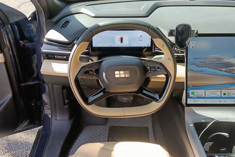 Used Geely Galaxy L6 2023 125km MAX
