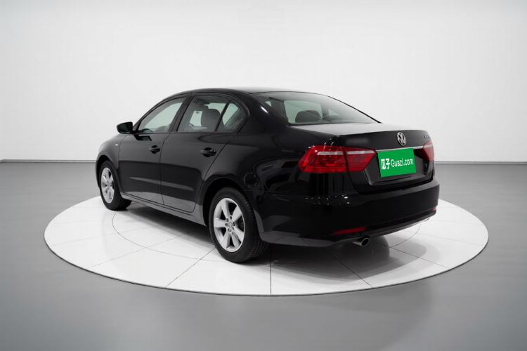 Used Volkswagen Lavida 2013 Revised Classic 1.6L Automatic Fashion Edition Exterior 3