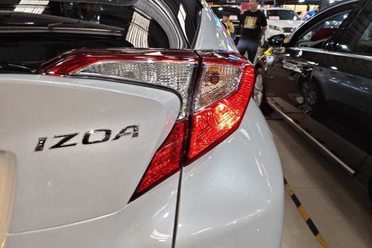 Used Toyota IZOA 2021 Dual-Motor 2.0L Yixiang Edition Exterior 3