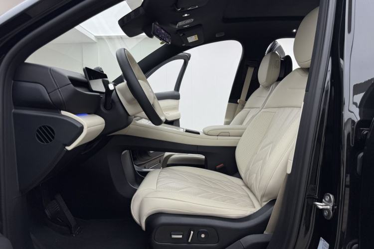 Used Nio ES6 2025 75 kWh Left Front Seat