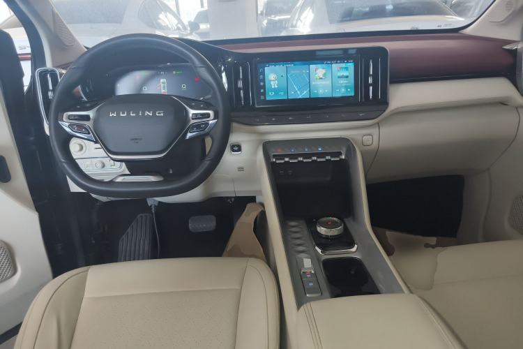 Used Wuling Xingyun 2023 2.0L DHT Flagship Edition
