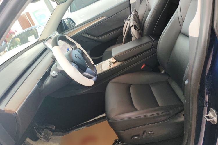 Used Tesla Model Y 2021 Long-Range All-Wheel-Drive Version Left Front Seat
