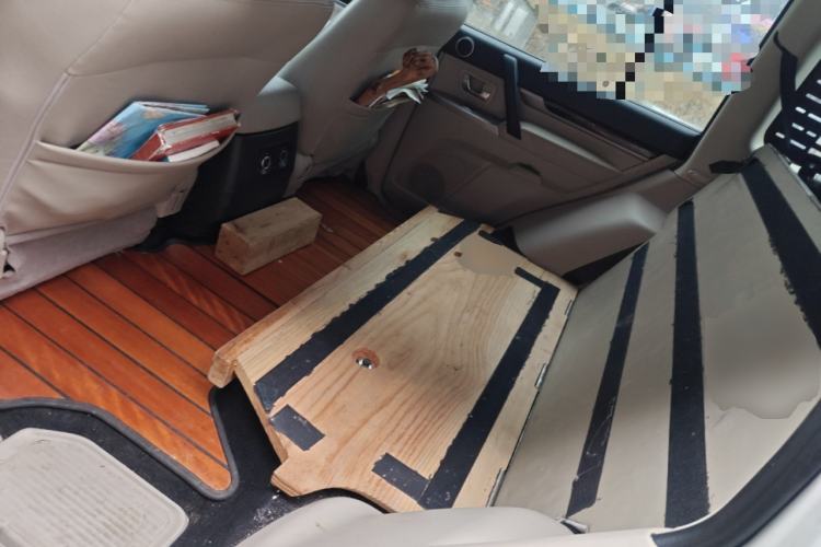 Used Mitsubishi Pajero  Left Rear Seat