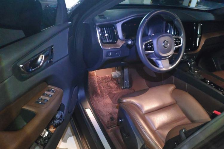 Used Volvo XC60 2021 T5 4x4 Smart Luxury Edition