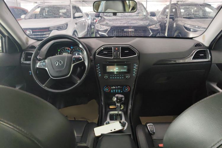 Used BAIC Senova D70 2018 Performance Version 1.8T Comfort Version Center Console