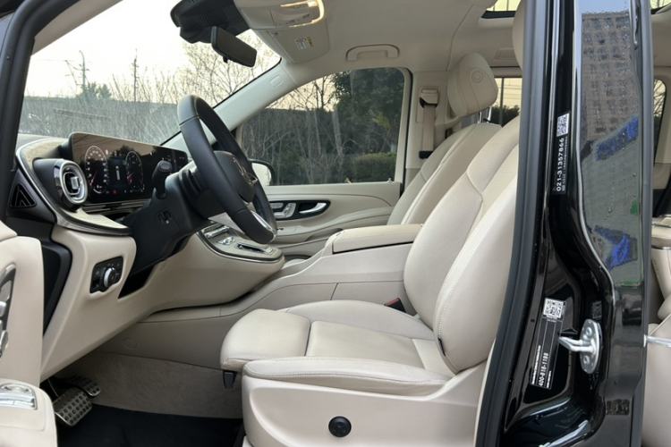 Used Mercedes-Benz V-Class 2024 V 300 L Long Wheelbase Prestige Edition Interior 2