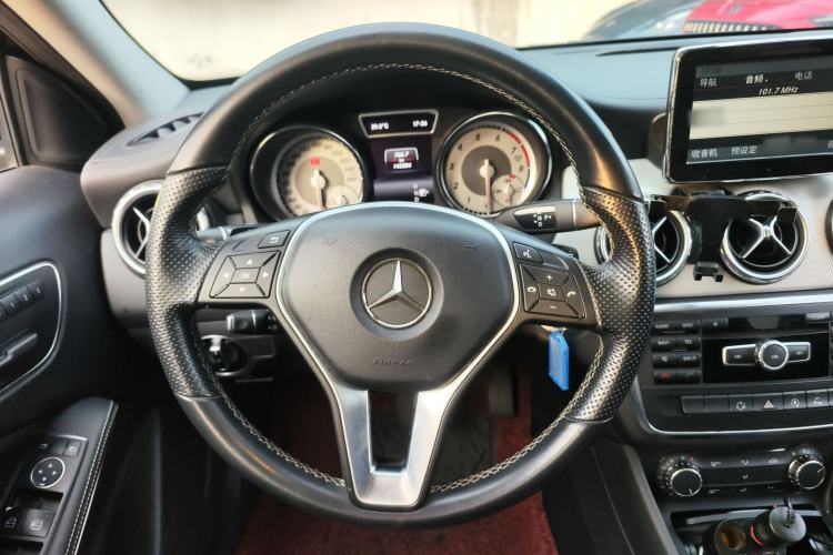 Used Mercedes-Benz GLA 2015 GLA 200 Fashion Model Steering Wheel