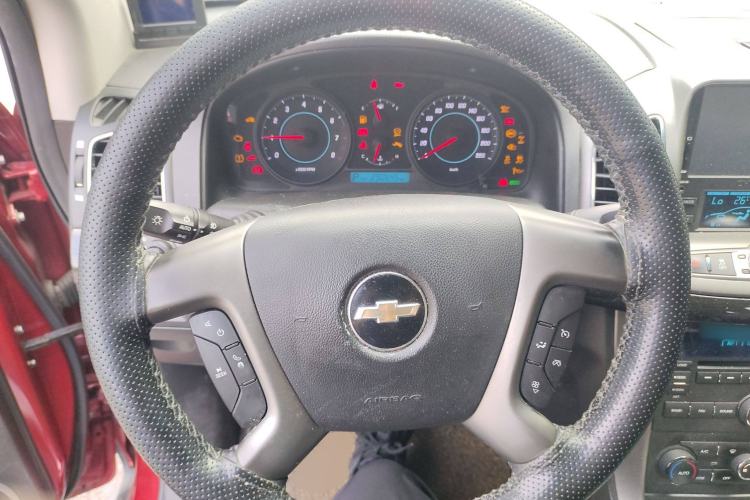 Used Chevrolet Captiva 2014 2.4L 4x4 Flagship Edition 7 Seats
