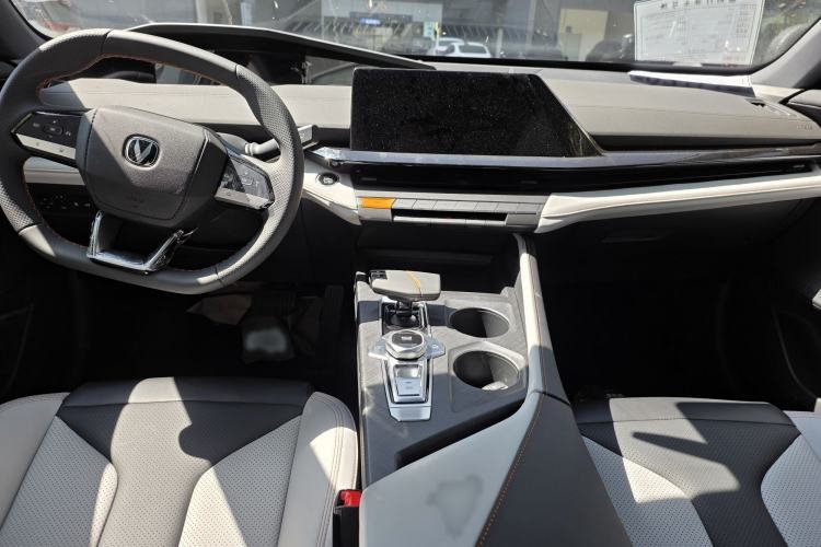 Used CHANGAN UNI-V iDD 2024 Blue Whale Smart Electric iDD 136km ZhiKu Model
