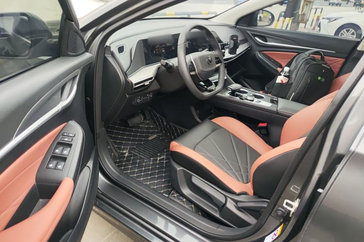 Used CHANGAN Eado 2022 PLUS Blue Whale NE 1.4T GDI DCT Prestige Edition
