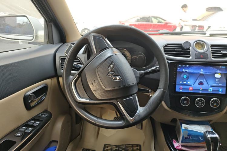 Used Wuling Hongguang 2014 1.5L S Automatic Comfort Edition