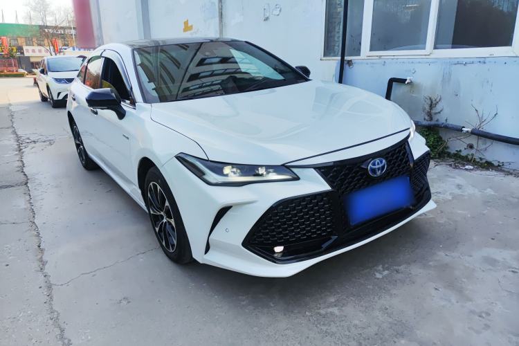 Used Toyota Avalon 2022 Dual-Engine 2.5L Luxury Edition Front Right 45 Deg