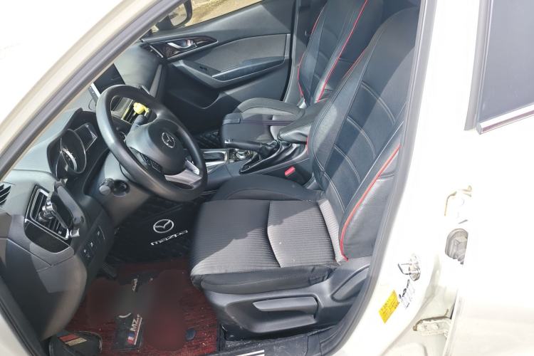 Used Mazda 3 Axela 2016 Sedan 1.5L Automatic Comfort Model