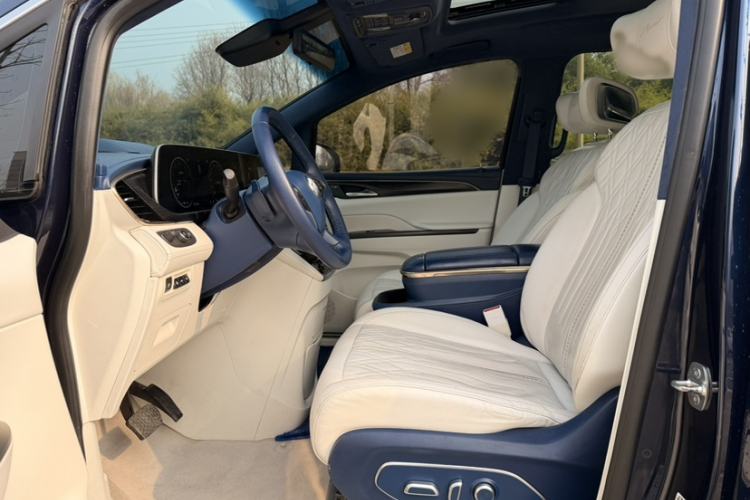 Used Buick GL8 2020 Avenir Avia Four-Seat Luxury Edition