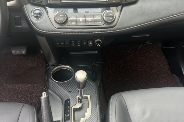 Used Toyota RAV4 2015 2.5L Automatic 4x4 Luxury Edition
