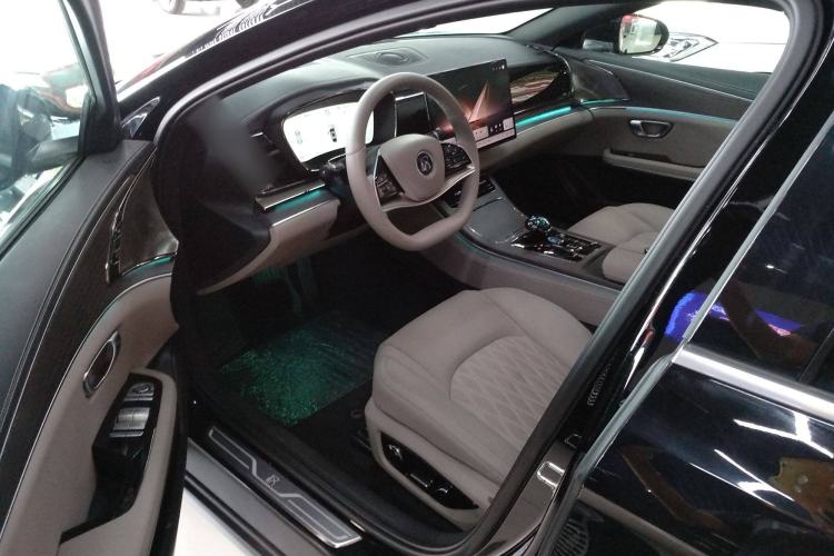 Used BYD Han 2025 EV with 701 km of Laser Radar-Enabled Intelligent Driving