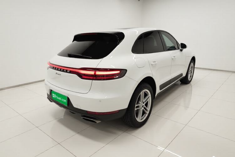 Used Porsche Macan 2018 Macan 2.0T Rear Right 45 Deg