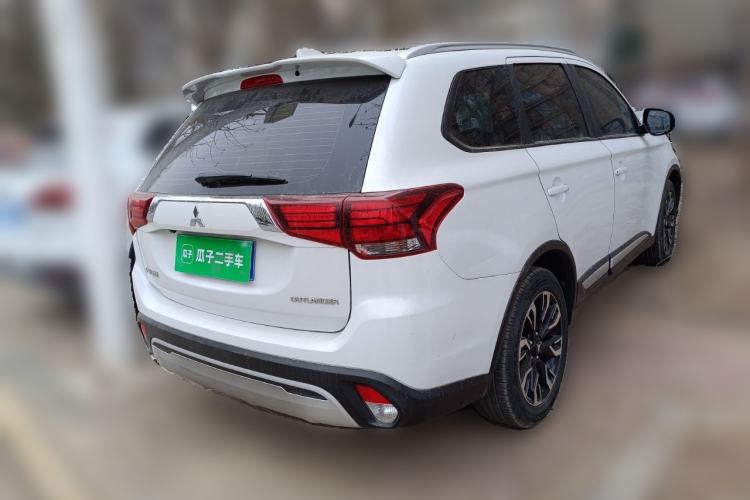 Used Mitsubishi Outlander 2019 2.0L Two-Wheel Drive Comfort Edition 5 Seats China VI Standard
