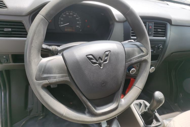 Used Wuling Rongguang S 2021 1.2L Base Model Window-Sealed 5-Seat LSI Car
