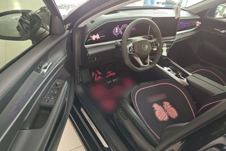 Used Volkswagen Passat 2025 Pro 380TSI Dragon Glory Edition Driver Seat