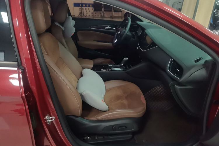 Used Buick Regal 2017 20T Luxury Model Right Front Seat