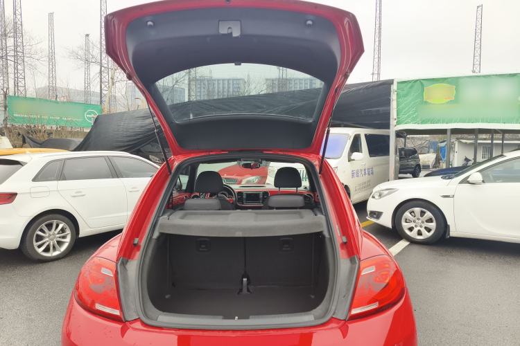 Used Volkswagen Beetle 2015 180TSI model
