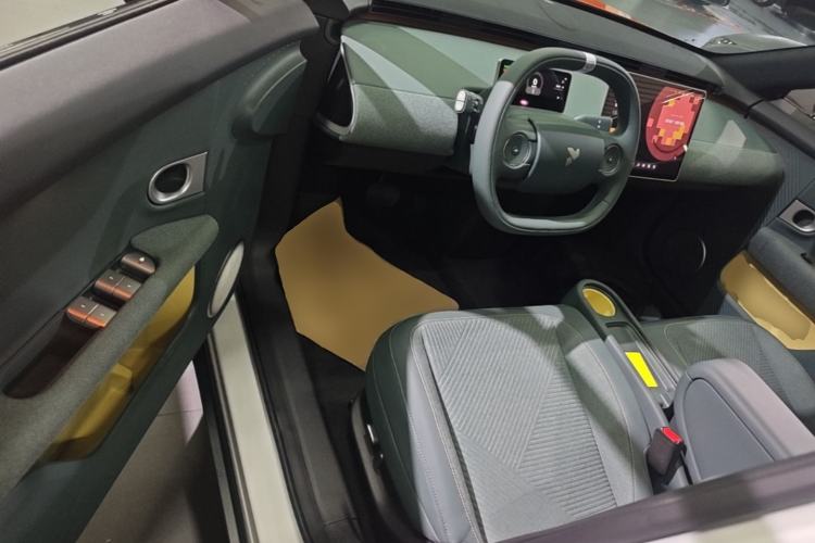 Used firefly 2025 Free Edition Driver Seat