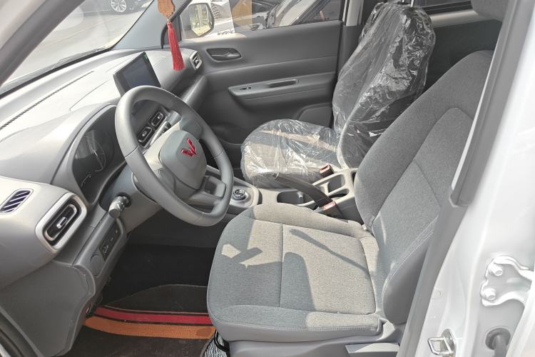 Used Wuling Hongguang New Energy 2024 All-Electric Model 300KM Standard Version Left Front Seat