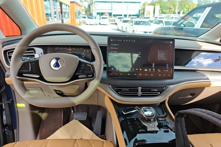 Used Denza D9 2022 DM-i 970 Four-Wheel Drive Prestige Model
