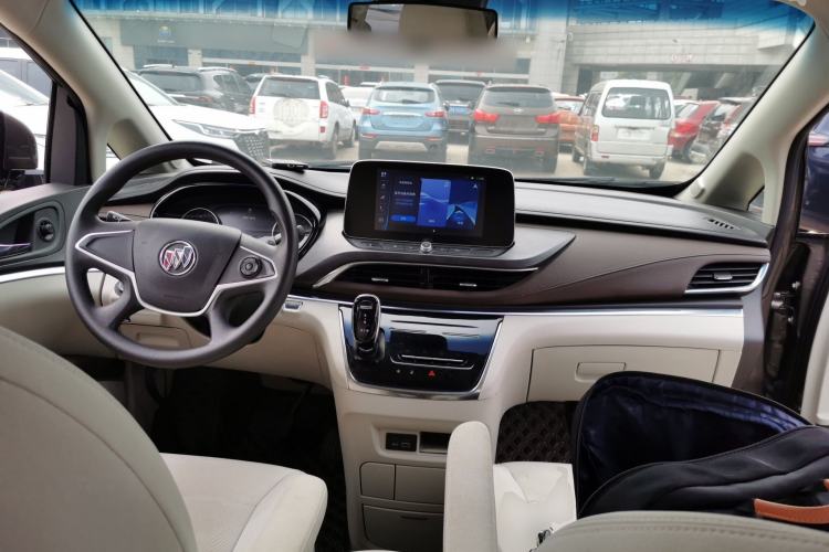 Used Buick GL8 2022 Land Cruiser Executive Class 652T Comfort Model
