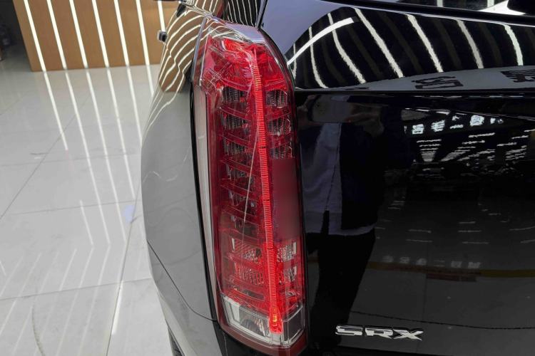 Used Cadillac SRX 2015 3.0L Comfort Version
