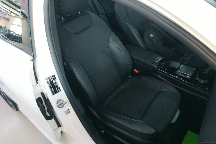 Used Mercedes-Benz A-Class 2022 Revised Version A 200 L Sport Sedan Fashionable Style Right Front Seat