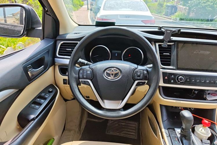 Used Toyota Highlander 2018 2.0T Four-Wheel Drive Elite Edition 7 Seats China VI Standard Steering Wheel