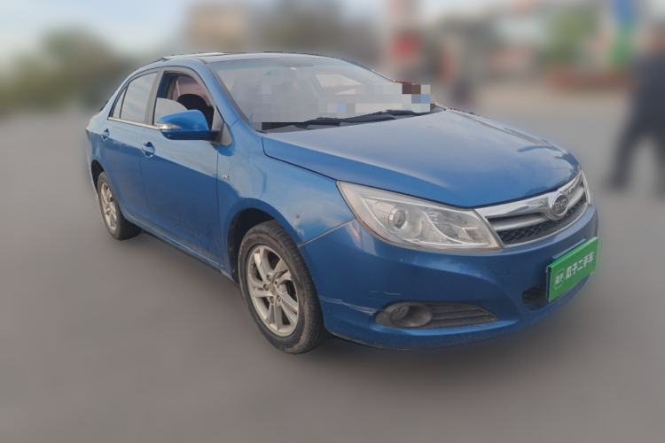 Used BYD Surui 2014 1.5L Manual Luxury Model Front Right 45 Deg