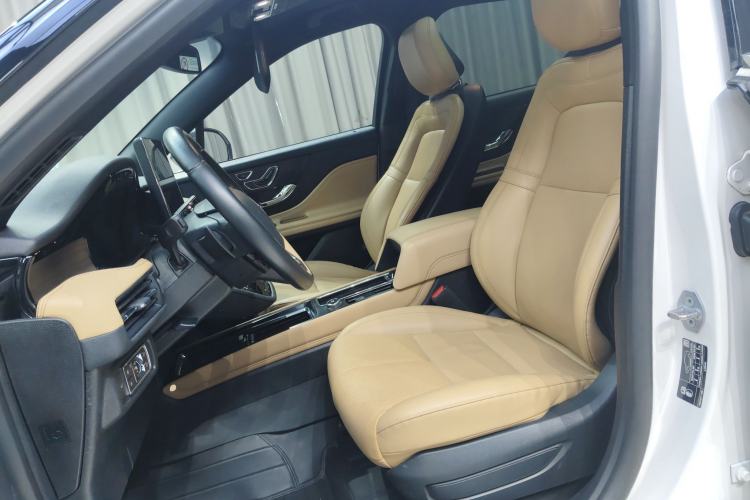 Used Lincoln Corsair 2022 2.0T Two-Wheel Drive Luxury Edition Left Front Seat