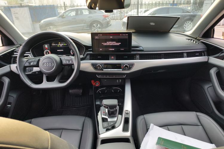 Used Audi A4 2023 Avant 40 TFSI Fashionable and Dynamic Model Center Console