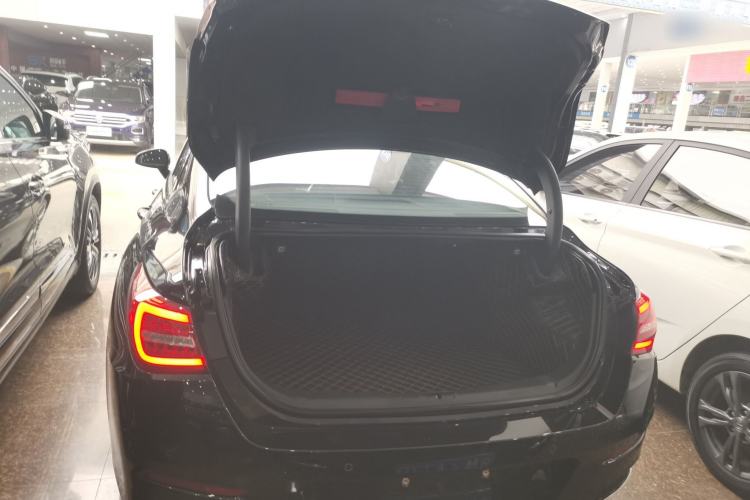 Used Hongqi H5 2020 1.5T DCT Flagship Edition Trunk