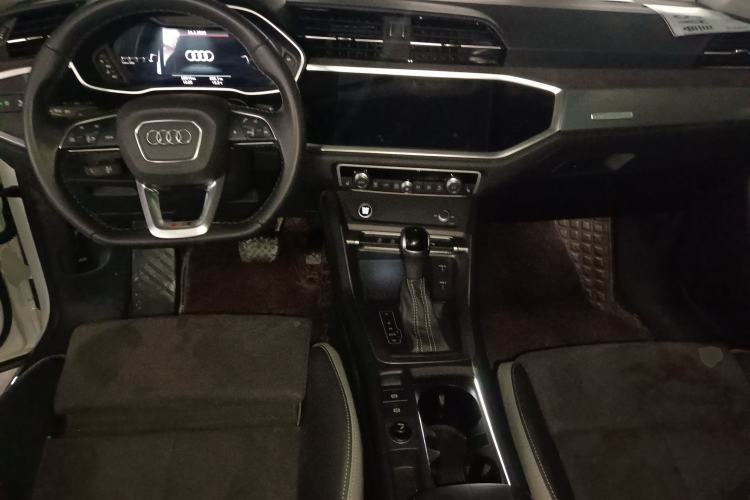 Used Audi Q3 2022 35 TFSI Fashion Dynamic Model