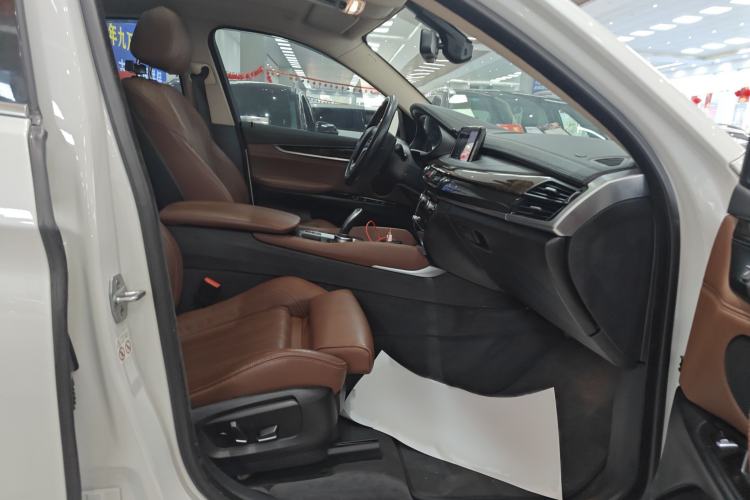 Used BMW X6 2018 xDrive28i
