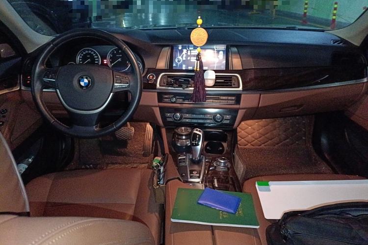 Used BMW 5 Series 2014 525Li Leading Model
