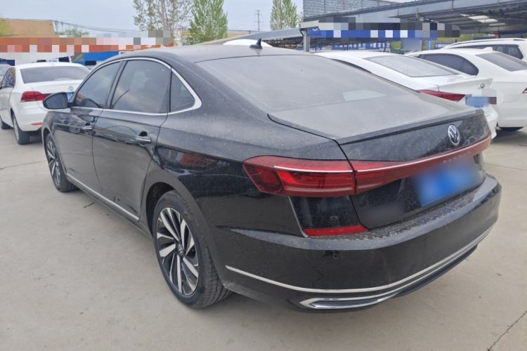 Used Volkswagen Passat 2025 Outstanding Model 380TSI Dragon Glory Edition
