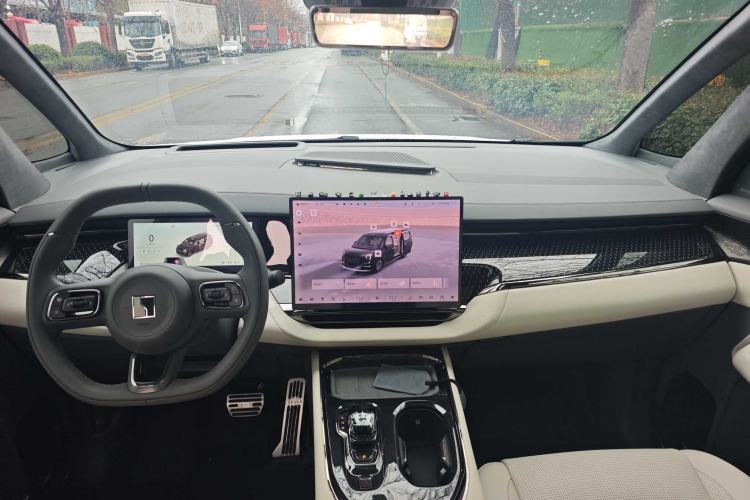 Used Zeekr 009 2024 7-Seater Aisle Version 108 kWh
