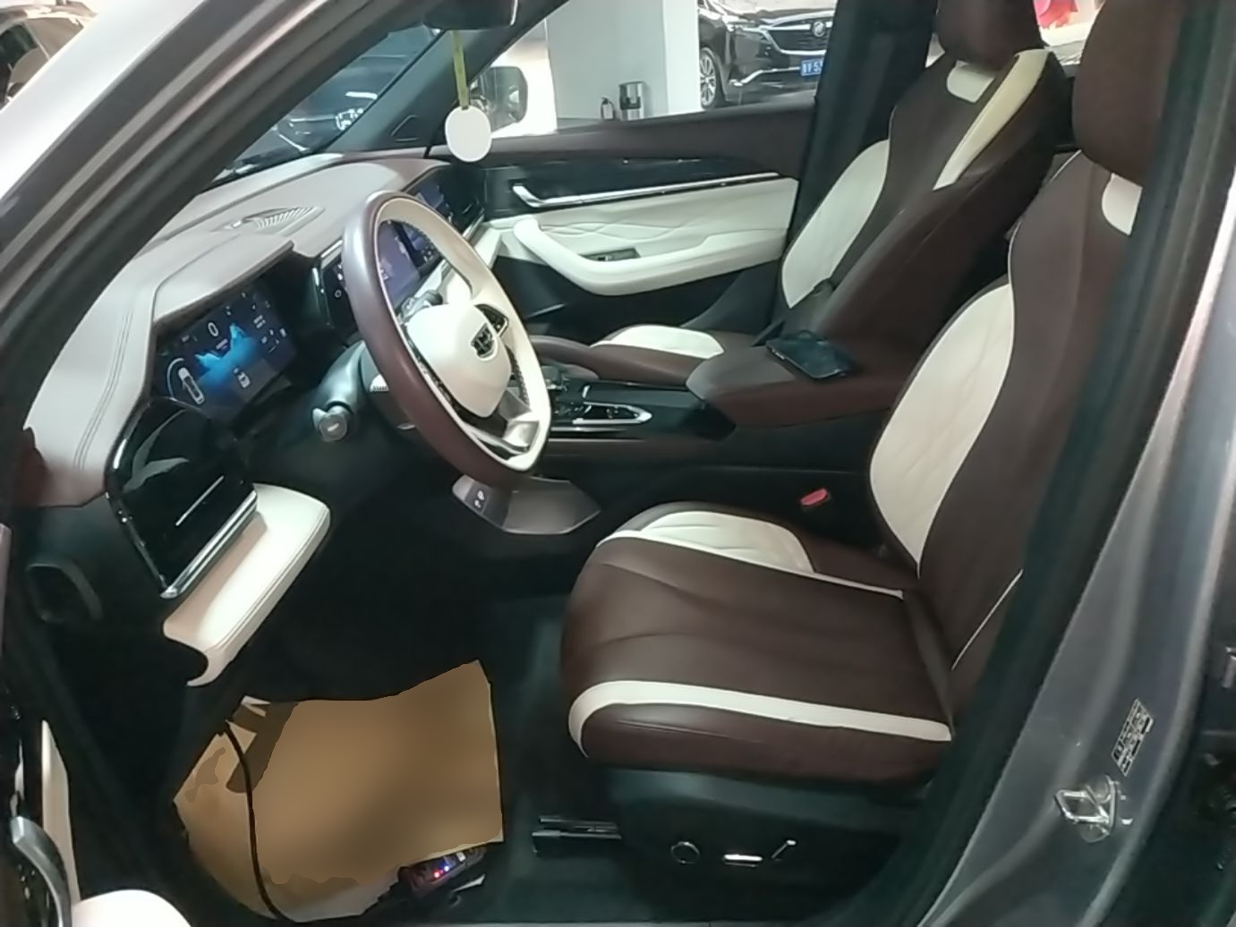 Geely Auto Monjaro L 2021 2.0TD DCT EVO Two-Wheel Drive Prestige Version — снимка 17