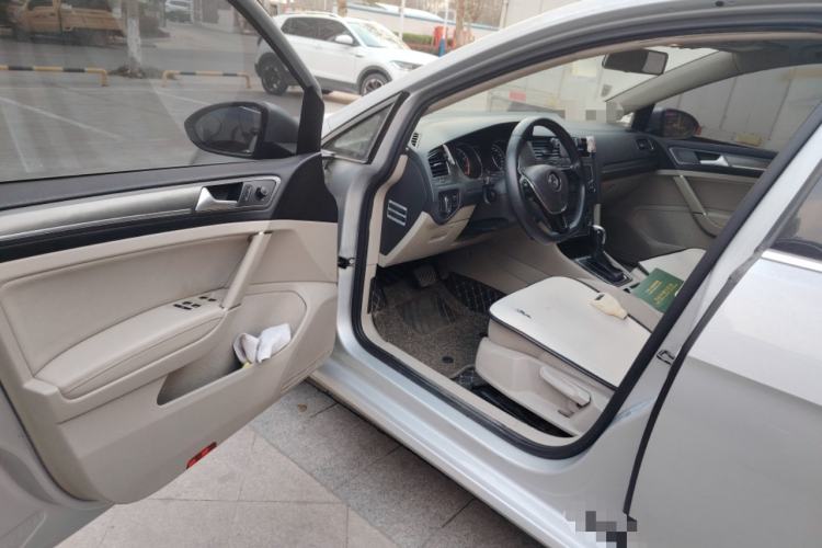 Used Volkswagen Golf 2015 1.4TSI Automatic Comfort Model
