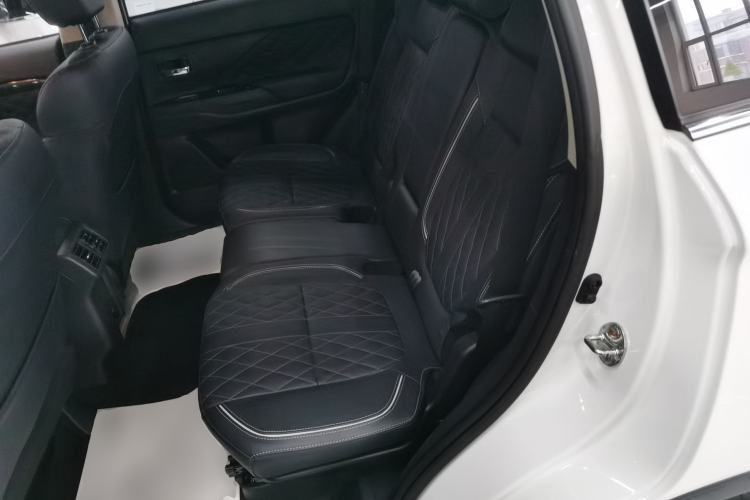 Used Mitsubishi Outlander 2020 2.4L 4x4 Zhi Xiang Edition 7-Seater