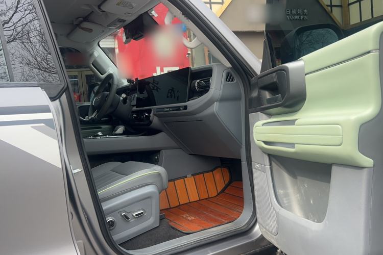 Used BAIC Off-Road BJ40 2024 2.0T All-New Ring of the Taklamakan Champion Edition Interior 4