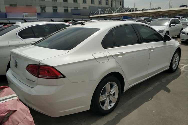 Used Volkswagen Lamando 2015 230TSI DSG Fashion Edition
